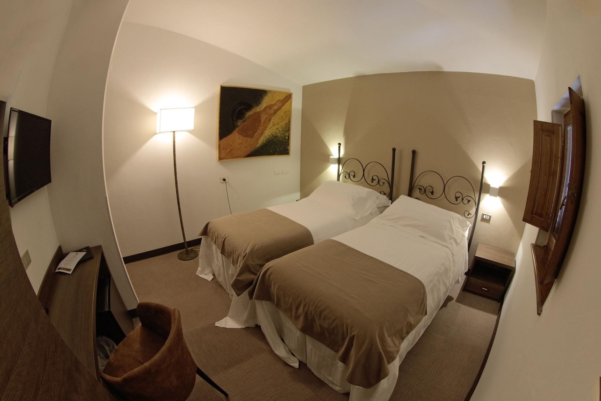 גרבה אין קיאנטי Albergo Del Chianti מראה חיצוני תמונה